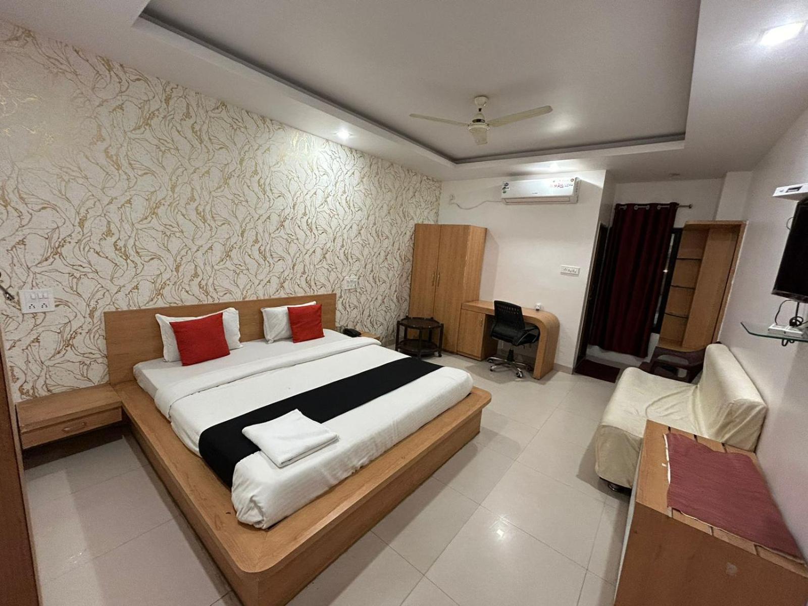 Hotel Tawa Plaza Itarsi Exterior photo